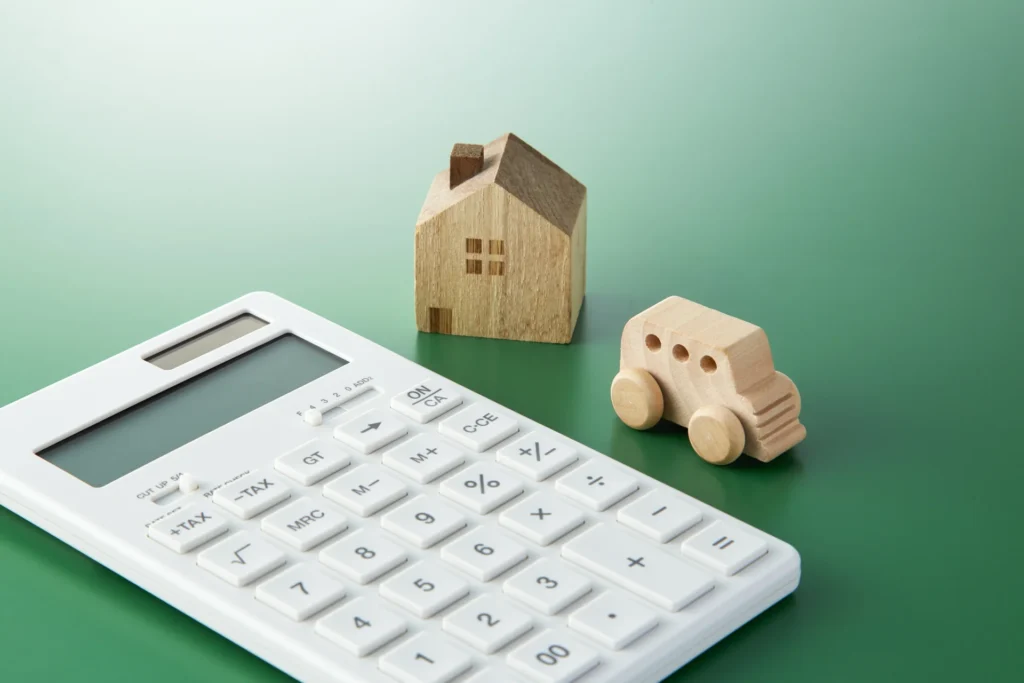 計算機と家・車のオブジェ